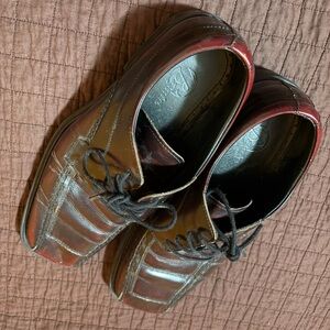 Men's Brown Leather Lace-Up Derby with Burgundy Trim